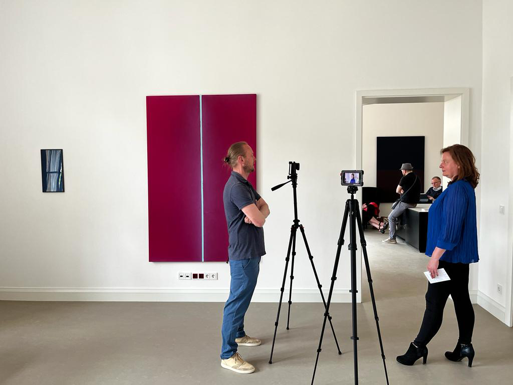Interview mit einem Stativ